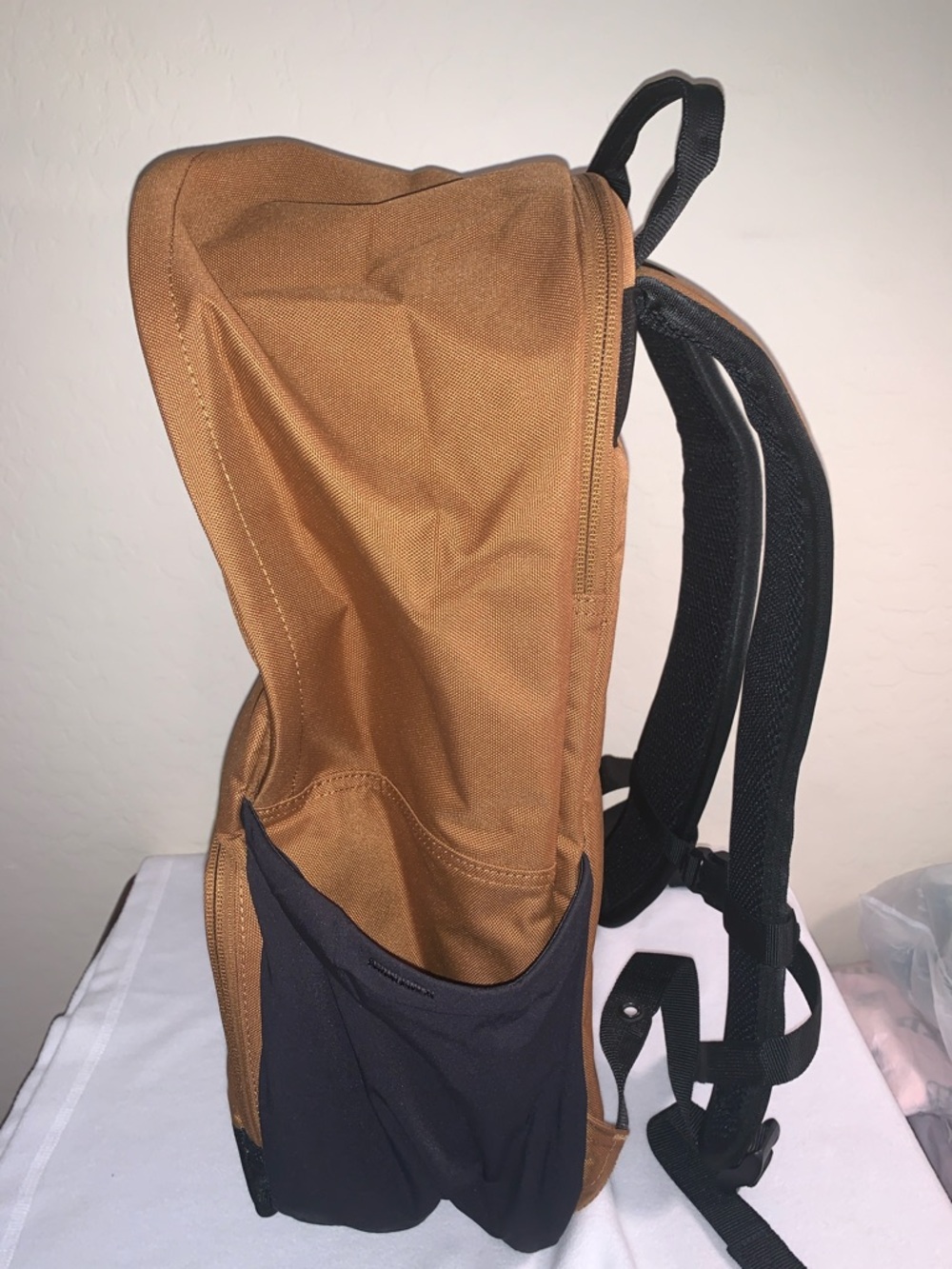 CARHARTT BRAND NEW WITH TAGS INSULATED TWO COMPARTMENT BACKPACK 🌟🌟HOST PIC🌟🌟 - Picture 4 of 13